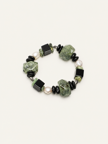 Verdant Edge Beaded Bracelet